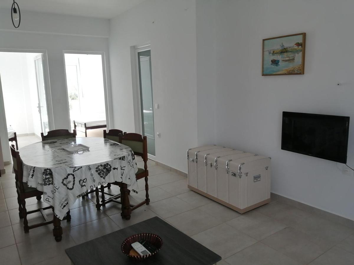 Apartment Almira Ghouse *