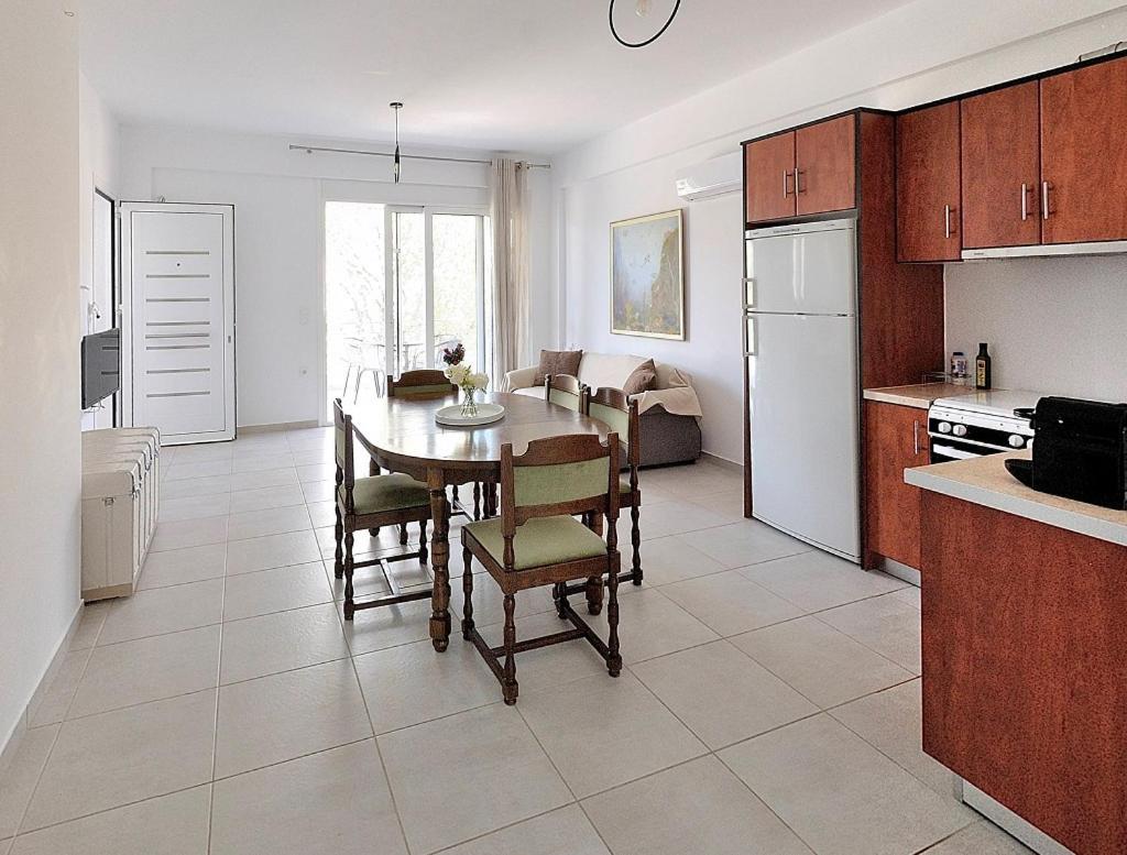 Almira Ghouse Apartment *